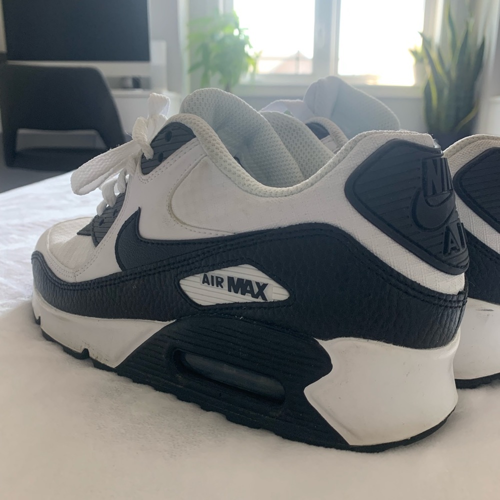 Black and white Air Max - Picture 4 of 4